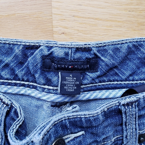 Tommy Hilfiger Capris Jeans - Picture 2 of 7